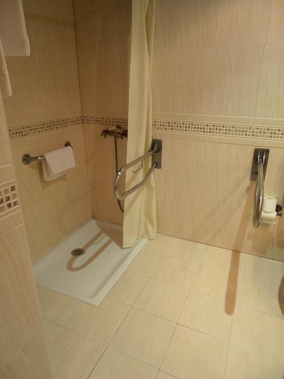 Hostal Virgen De La Encina Ponferrada Zimmer foto