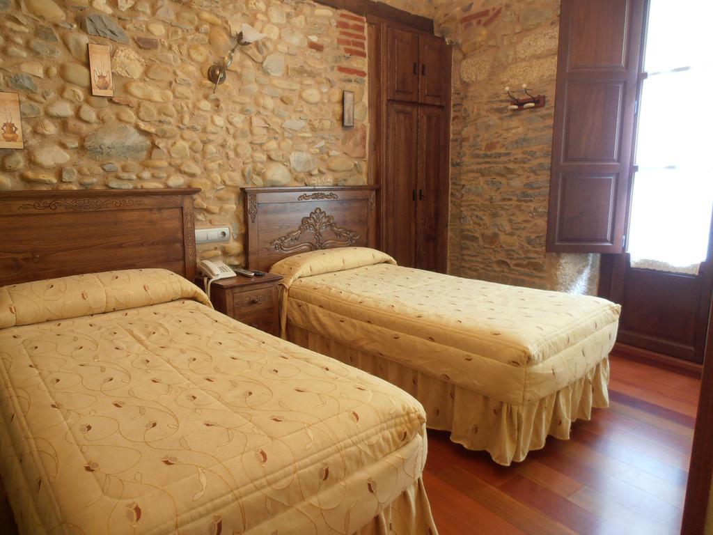 Hostal Virgen De La Encina Ponferrada Zimmer foto